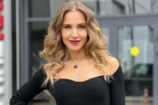 «Статуэточка»: 41-летняя Юлия Ковальчук похвасталась точёной фигурой в мини-бикини «Статуэточка»: 41-летняя Юлия Ковальчук похвасталась точёной фигурой в мини-бикини