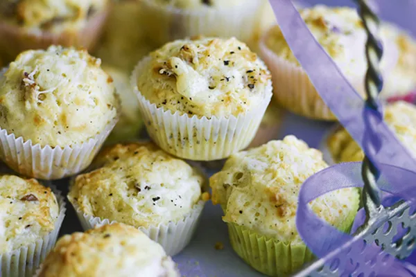 Мини-маффины с сыром и беконом