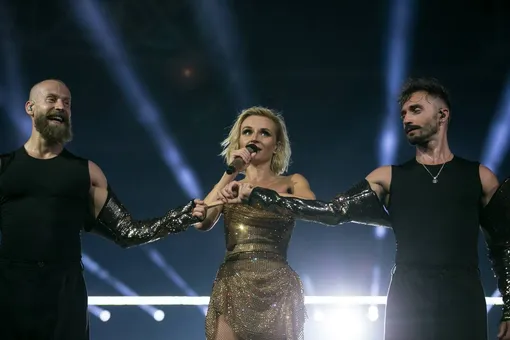 Стас Миков (слева) и Полина Гагарина Стас Миков (слева) и Полина Гагарина