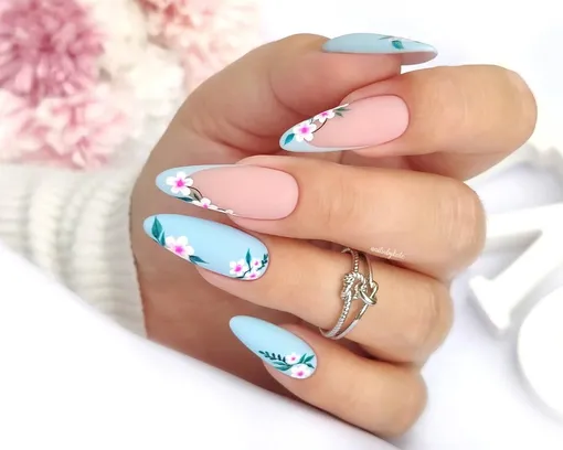 Маникюр на весну 2025