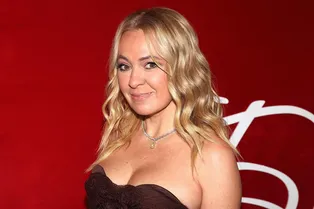 Большие кролики и пруды с лилиями: Яна Рудковская впервые показала свой сад Большие кролики и пруды с лилиями: Яна Рудковская впервые показала свой сад