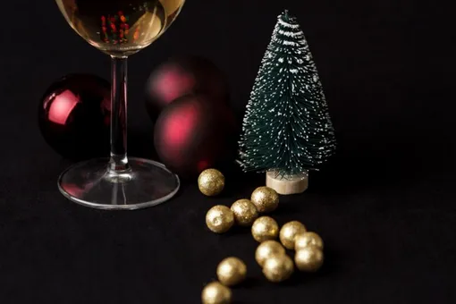 Ель цвета шампанского: как Марта Стюарт ломает стереотипы об искусственной ёлке