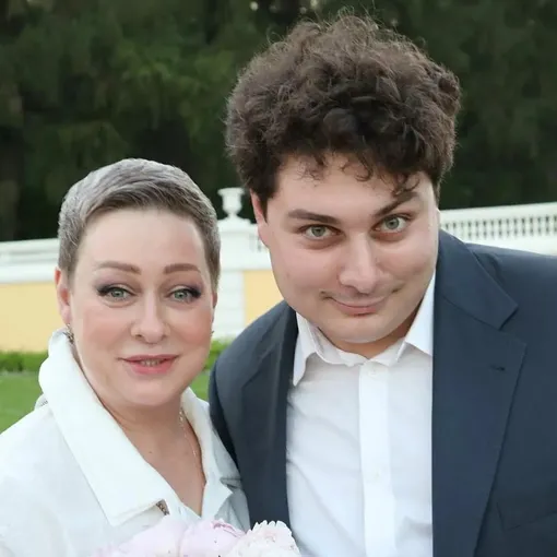 Мария Аронова с сыном Владиславом Гандрабурой Мария Аронова с сыном Владиславом Гандрабурой