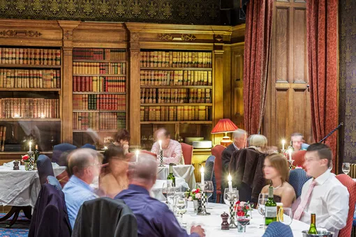 семейный ужин в поместье семейный ужин в поместье