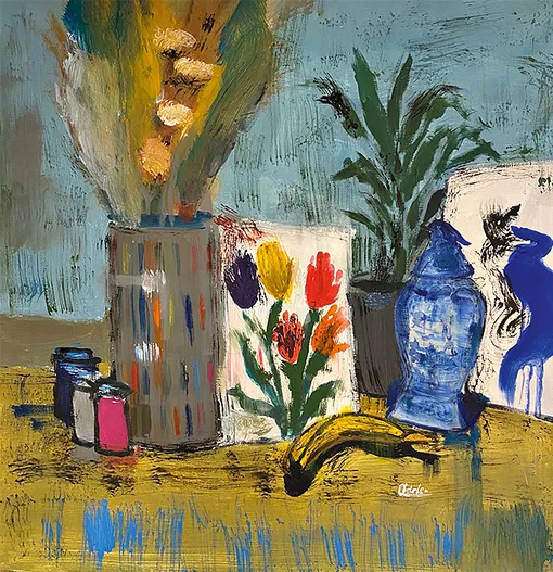 На этом натюрморте по центру — рисунок моего сына, цветы из его ладошек