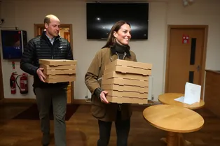 Милые фото Кейт Миддлтон и принца Уильяма: герцог и герцогиня провели время вместе и помогли спасателям