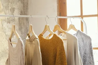 Не только «персиковый пух»: названы пять главных оттенков 2024 года