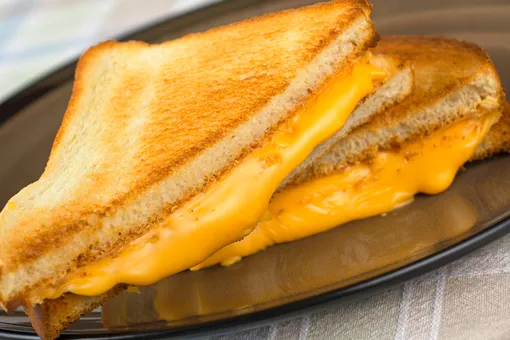 Сырная начинка сэндвича фото