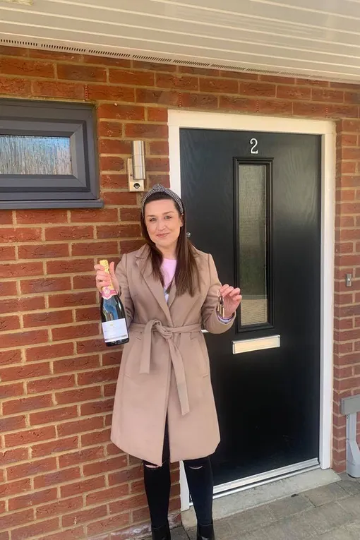 Недавно пара отметила новоселье Недавно пара отметила новоселье