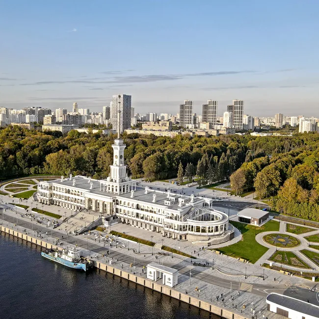 Почему Северный Речной вокзал называют «Венецианским дворцом» в Москве: видео