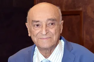 Директор театра имени Вахтангова рассказал о состоянии здоровья 96-летнего Владимира Этуша после отмены спектакля Директор театра имени Вахтангова рассказал о состоянии здоровья 96-летнего Владимира Этуша после отмены спектакля