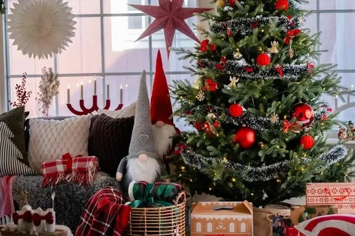 Как красиво украсить дом к Новому году 2026 в эстетике Ральфа Лорена — 15 фото Как красиво украсить дом к Новому году 2026 в эстетике Ральфа Лорена — 15 фото