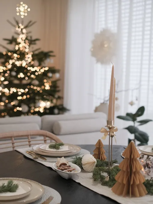 Бумажные мини-елки — тренд 2025 года. Ими можно красиво украсить стол на Новый год 2026. Бумажные мини-елки — тренд 2025 года. Ими можно красиво украсить стол на Новый год 2026.