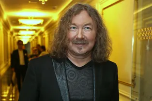 «Хорошая компания»: Игорь Николаев показал фото с молодыми Крутыми и Пугачёвой