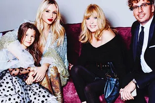 Алла Пугачева вручила свои награды проигравшим в «Голосе» детям