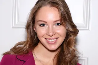 Жена Дмитрия Диброва прокомментировала слухи о беременности, продемонстрировав фото в бикини