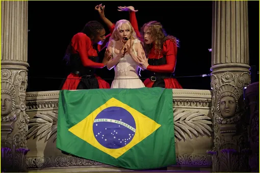 Леди Гага прокомментировала срыв теракта на её концерте