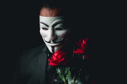 Романтик с большой дороги: мошенник, выманивший у женщин сотни тысяч, предстал перед судом Романтик с большой дороги: мошенник, выманивший у женщин сотни тысяч, предстал перед судом