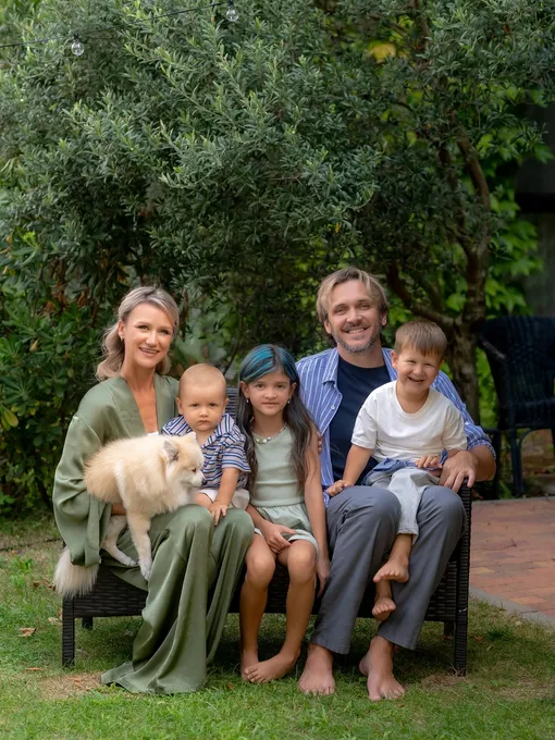 Татьяна и Максим с детьми