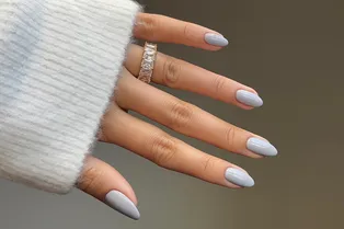 Грибной и абрикосовый: 8 нейтральных цветов маникюра, которые станут хитом в 2026 Грибной и абрикосовый: 8 нейтральных цветов маникюра, которые станут хитом в 2026