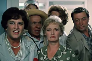 Нельзя мешать нашему человеку решать проблему враньем, скандалом и выламыванием дверей