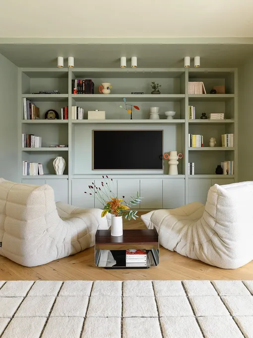 Низкие кресла