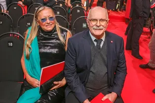 «Вижу тебя только по телевизору»: жена Никиты Михалкова обратилась к дочери через соцсети «Вижу тебя только по телевизору»: жена Никиты Михалкова обратилась к дочери через соцсети