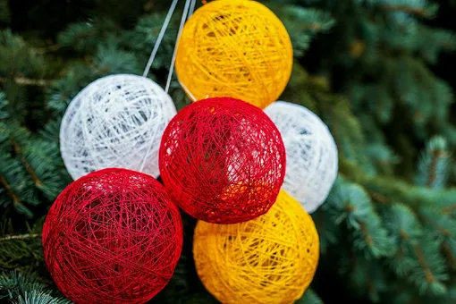 Шары из ниток и клея ПВА Шары из ниток и клея ПВА