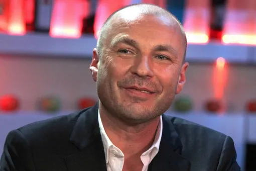 «Какая челка!» Александр Жулин показал, как выглядел в молодости