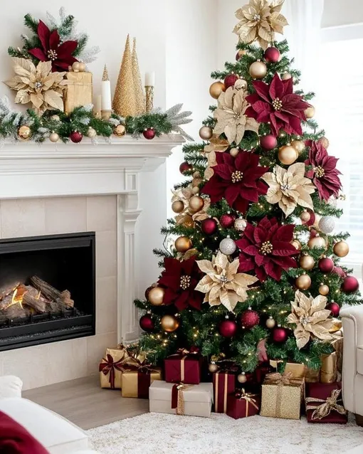 Крупные цветы на новогодней елке — яркий тренд 2026 года, добавляющий объем и выразительность. Крупные цветы на новогодней елке — яркий тренд 2026 года, добавляющий объем и выразительность.