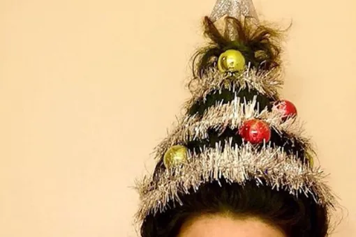 Кто сошел с ума и соорудил на голове елку? Тысячи людей по всему свету