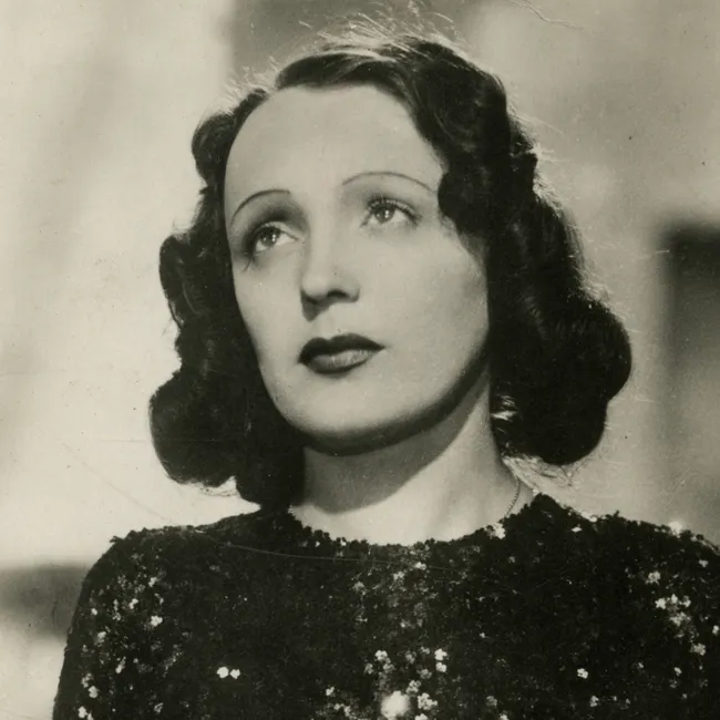 На 20 лет младше и похоронен с ней: как Эдит Пиаф нашла любовь всей жизни