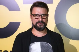 «Романтик»: Виктор Логинов выложил нежное фото с женой после слухов о разрыве