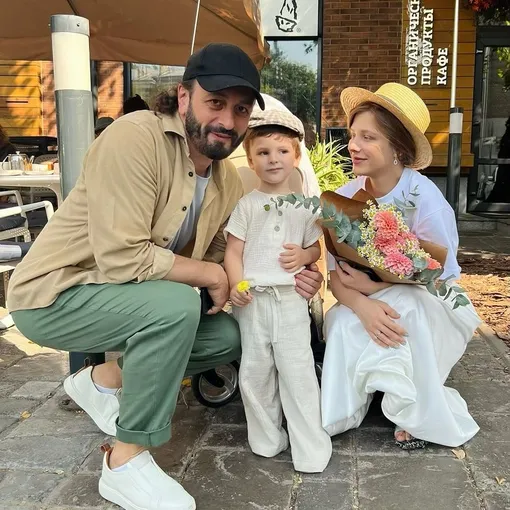 Илья Авербух и Елизавета Арзамасова с сыном Львом Илья Авербух и Елизавета Арзамасова с сыном Львом