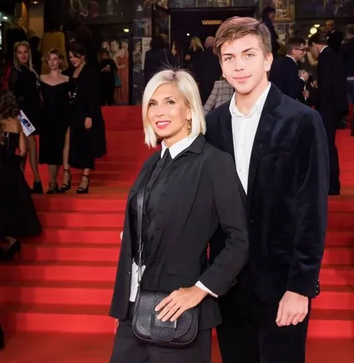 Алена Свиридова с сыном Гришей Алена Свиридова с сыном Гришей