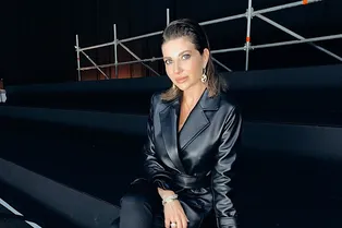 «Старший папин, младший мамин»: Галина Юдашкина показала нежное фото с мужем и детьми