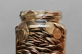 Повышать пенсии в России планируют дважды в год