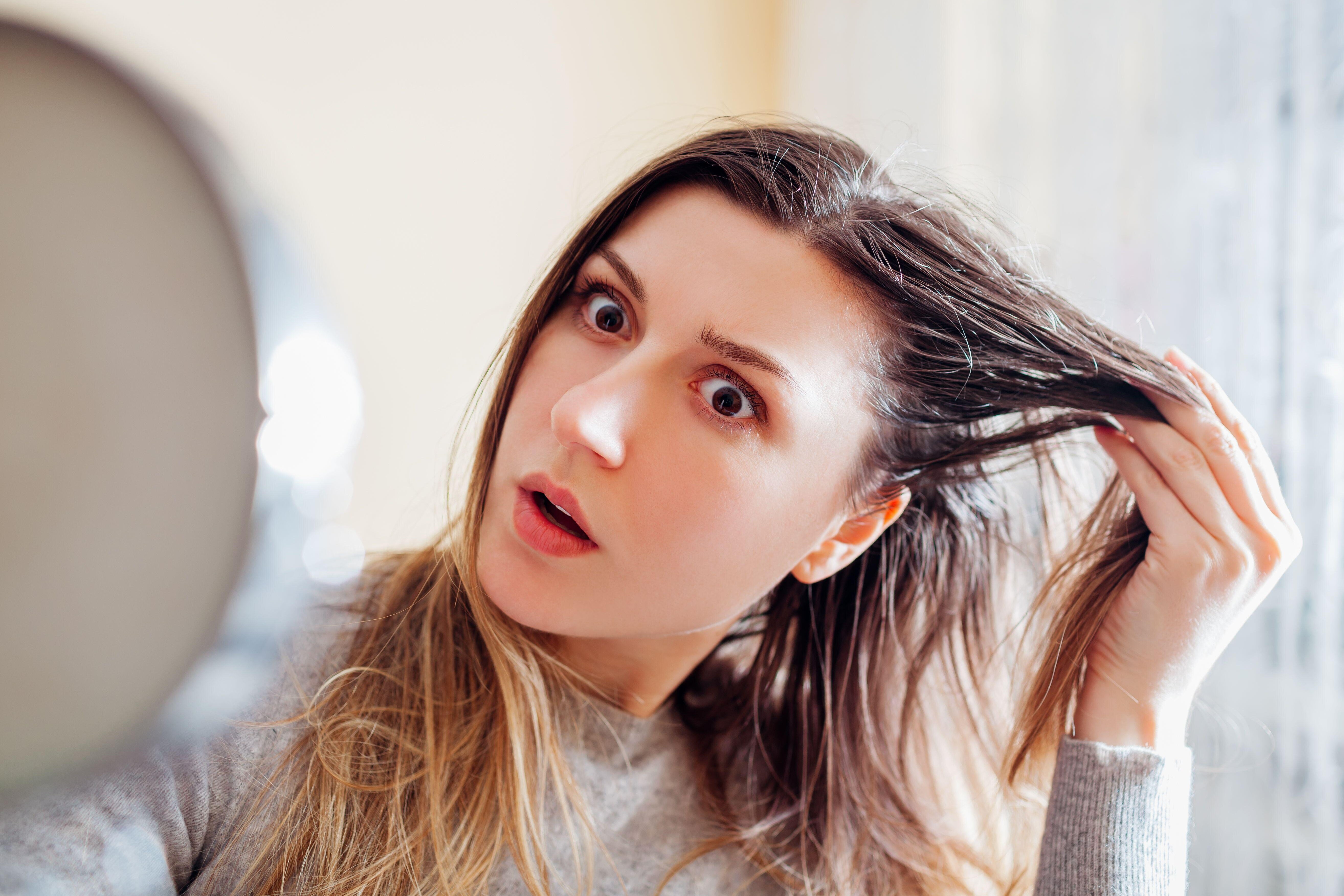 Новый тренд в TikTok может привести к облысению: эксперты бьют тревогу