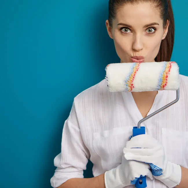 Как покрасить плитку в ванной своими руками и потратить на все 4 тысячи рублей