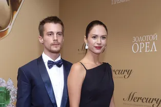 «От нас с Олегом»: Диана Пожарская поделилась фото с подросшим сыном Ивана Янковского