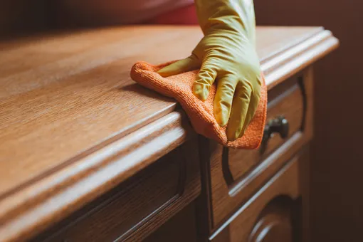 Чистка деревянной мебели Чистка деревянной мебели