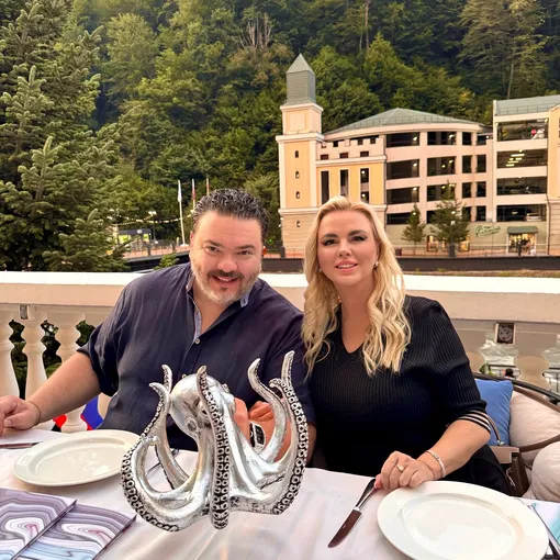 Анна Семенович и Денис Шреер Анна Семенович и Денис Шреер