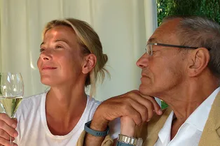 «Похож на маму, а взгляд отца»: Юлия Высоцкая впервые за долгое время выложила фото сына