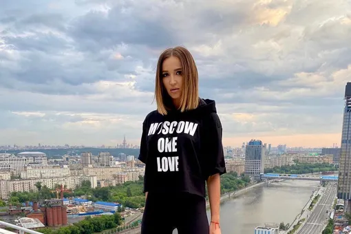 «А у собак что в ушах, стразы?» Ольга Бузова показала своих питомцев «А у собак что в ушах, стразы?» Ольга Бузова показала своих питомцев