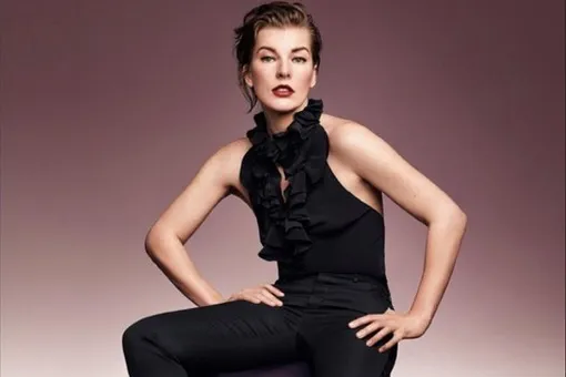 «Ой, какие красивые и похожие все!» В Сети появилось фото Галины Логиновой с Миллой Йовович и ее свекром «Ой, какие красивые и похожие все!» В Сети появилось фото Галины Логиновой с Миллой Йовович и ее свекром