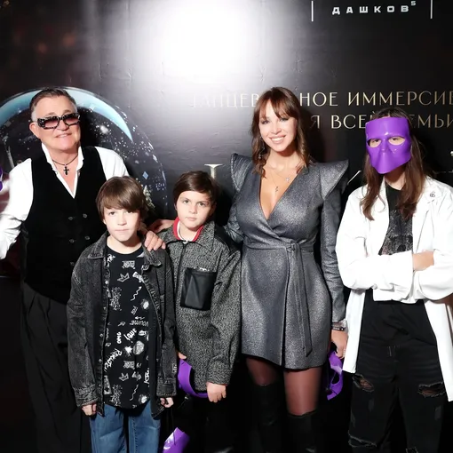 Полина и Дмитрий Дибровы с сыновьями