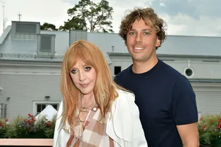 Пугачёва, Повалий, Орейро и другие звезды, создавшие семью под Новый год Пугачёва, Повалий, Орейро и другие звезды, создавшие семью под Новый год