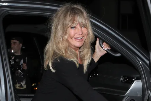 Голди Хоун верит в инопланетян Голди Хоун верит в инопланетян